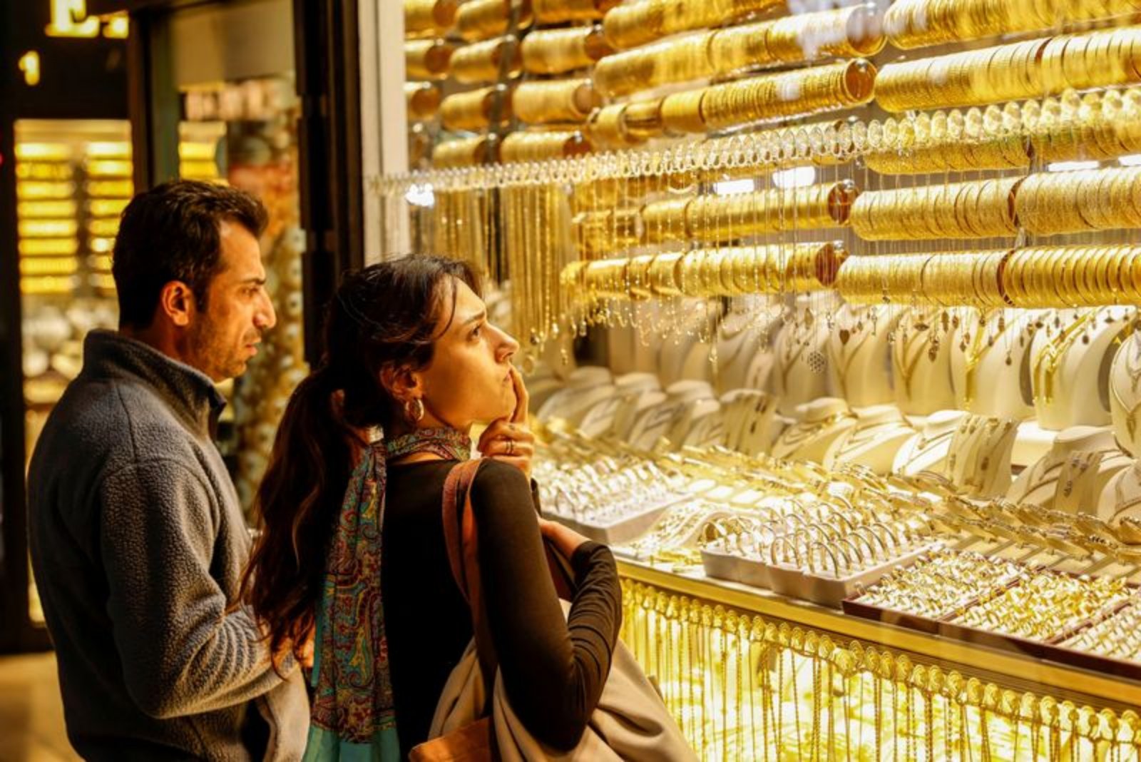 Surging Gold Fortunes Cushion Turkish Households but Complicate Anti-Inflation Drive