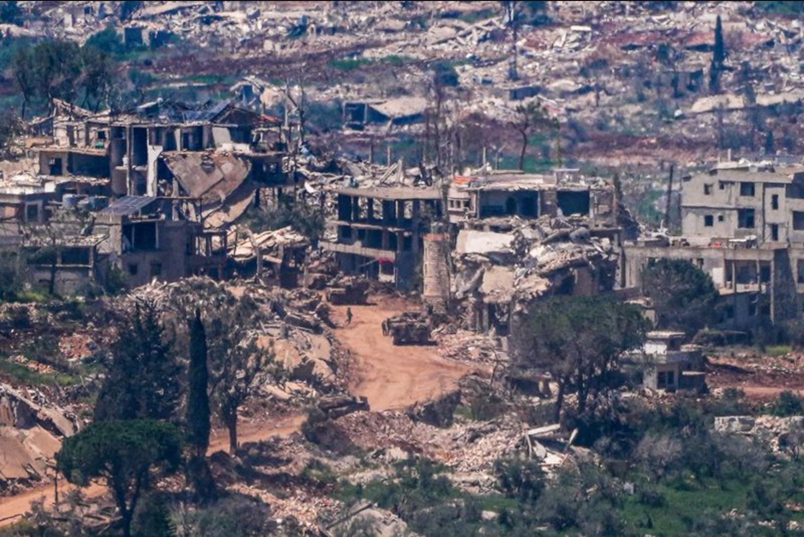 Trump Brokers Three-Week Israel-Lebanon Ceasefire; Signals Patience in Pursuit of Deal with Iran