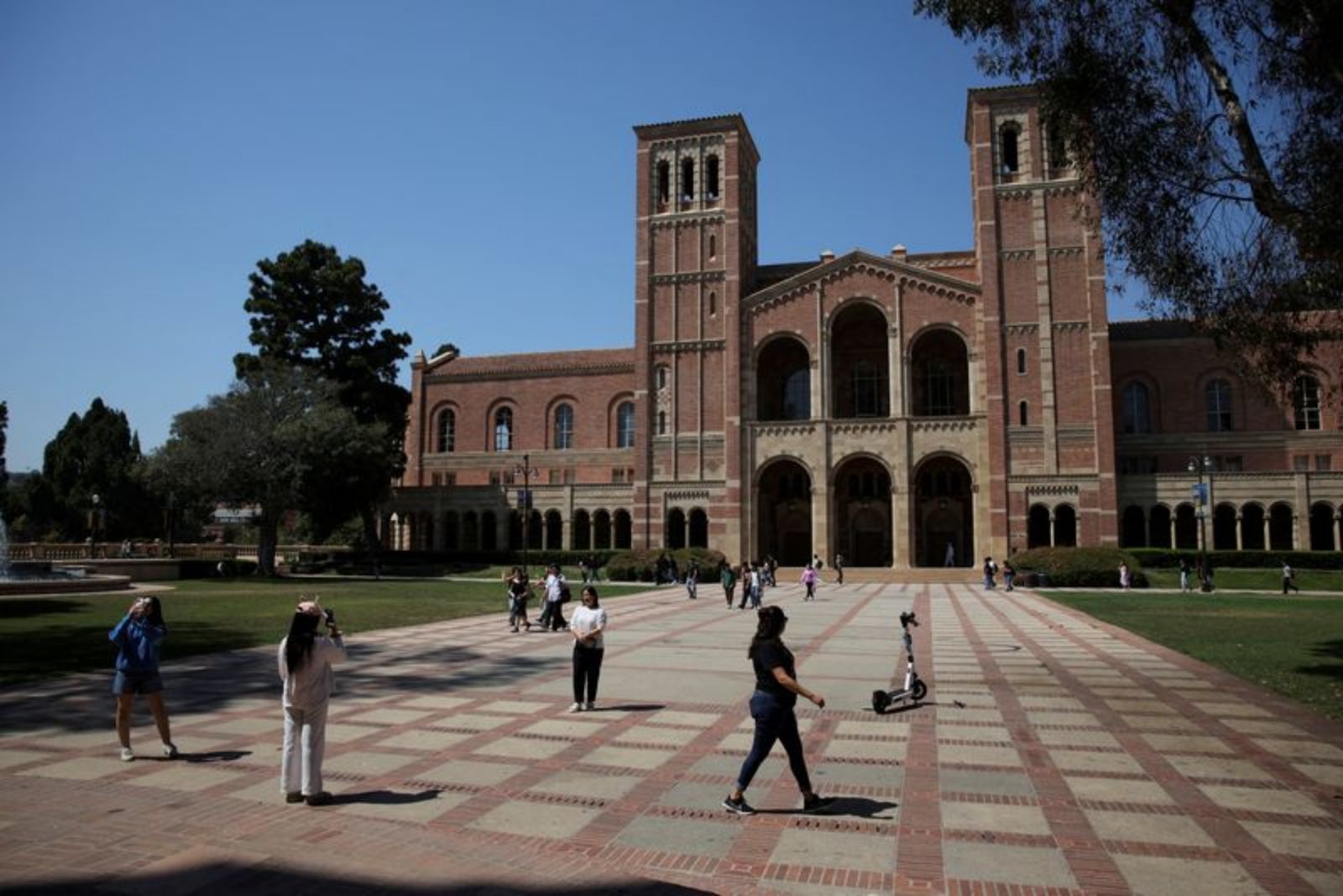 University of California Completes Roughly $2 Billion Bond Sale as Federal Scrutiny Intensifies