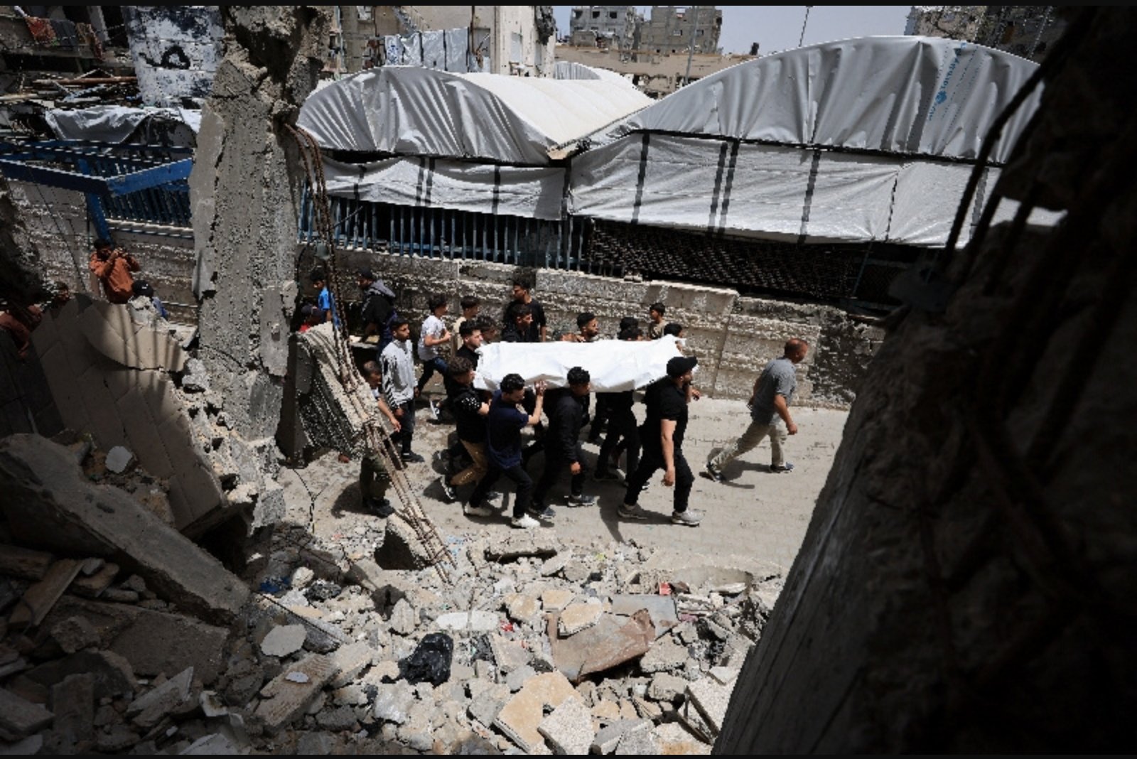 Israeli Airstrikes Kill Four in Gaza as Indirect Talks Stall