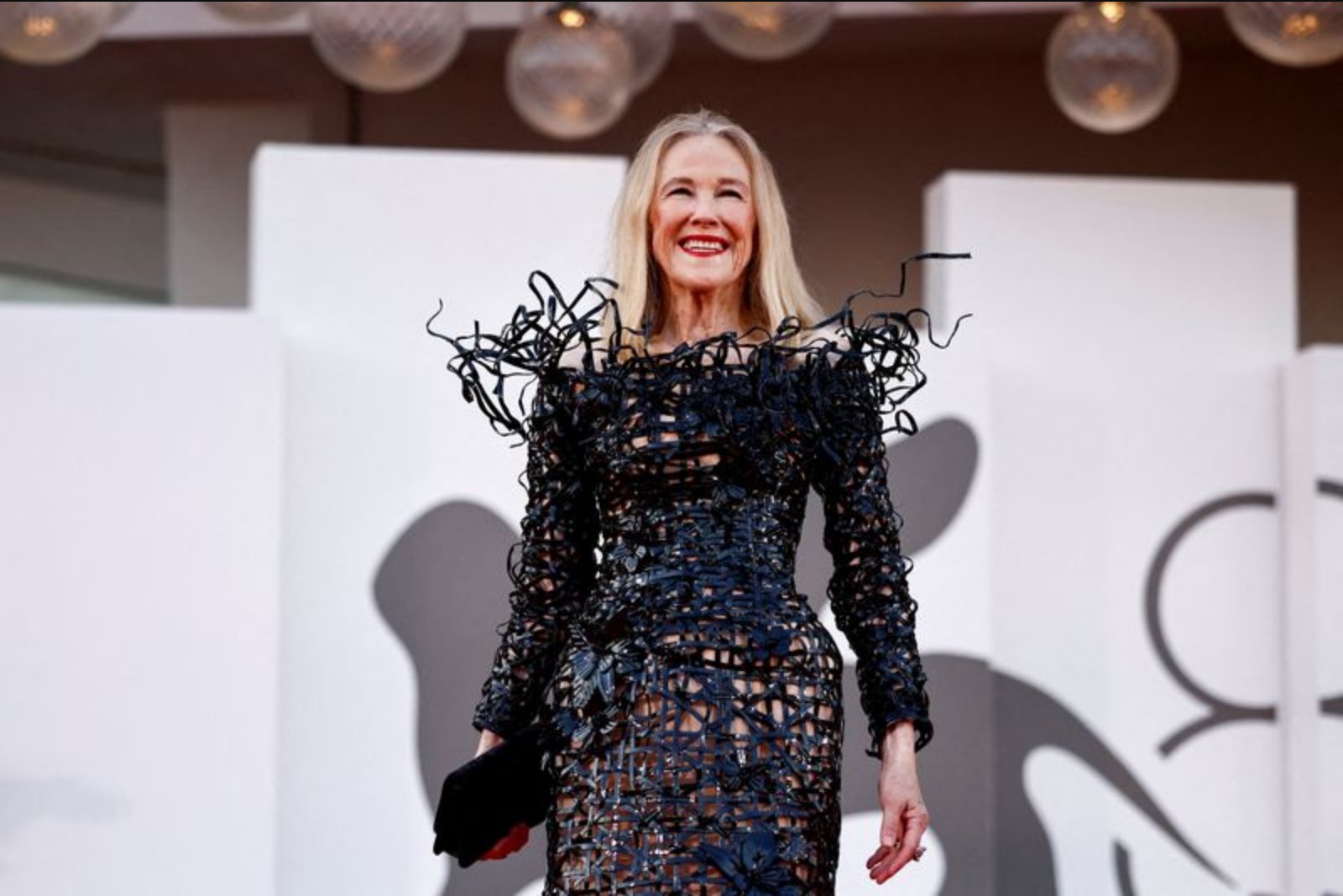 Catherine O’Hara’s Cause of Death Listed as Pulmonary Embolism; Rectal Cancer Cited as Underlying Condition