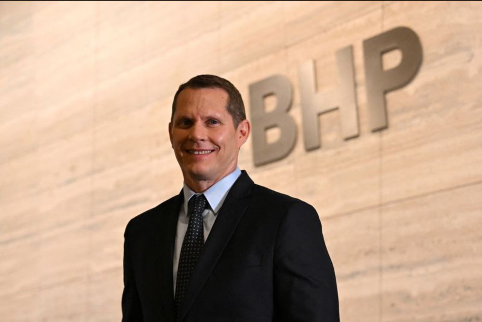 Incoming BHP CEO Holds Talks with Chinalco Chairman in Beijing