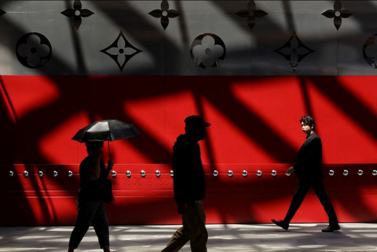 Bain Sees China Luxury Market Returning to Growth in 2026, Recovery to be Uneven