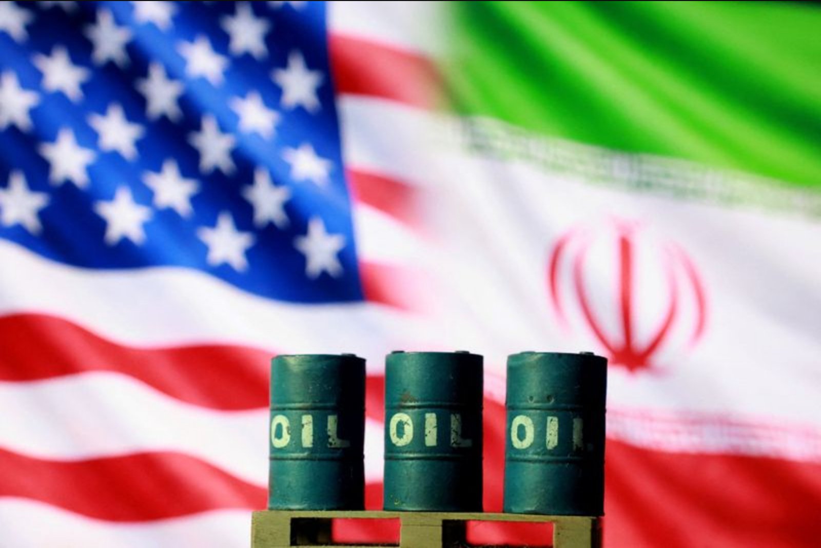 U.S. to Let 30-Day Iran Oil Waiver Lapse as Maritime Blockade Remains in Place