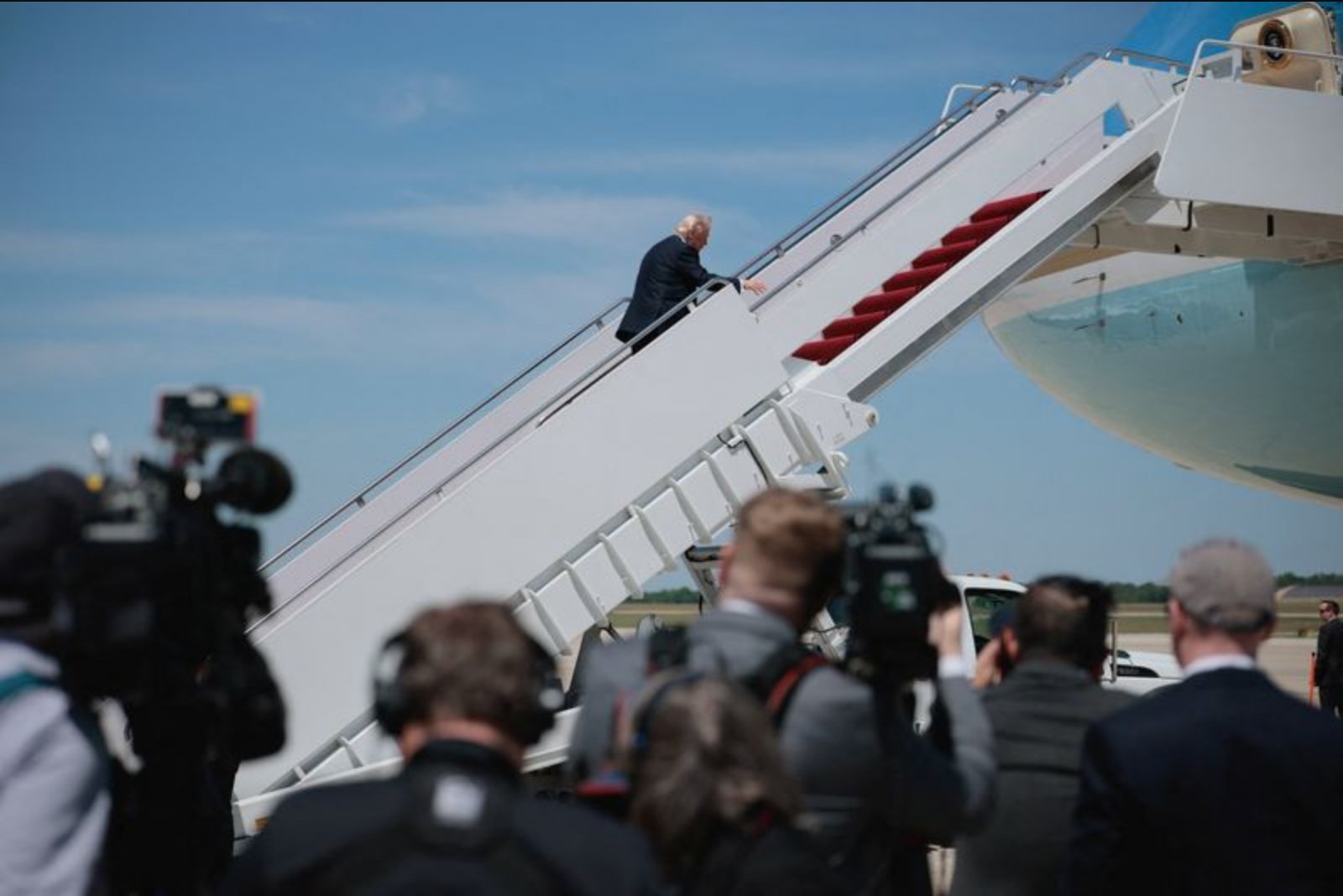 Trump Brings Nvidia CEO to Beijing Talks as Trade and Tech Issues Take Center Stage