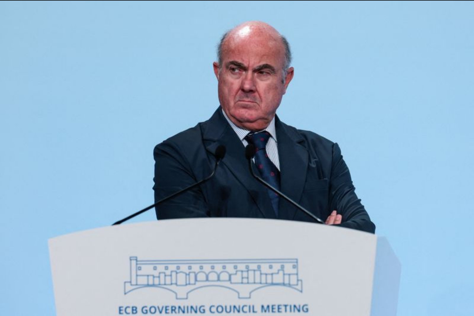 ECB Vice President de Guindos Urges Caution on Imminent Rate Move as Growth Outlook Weakens