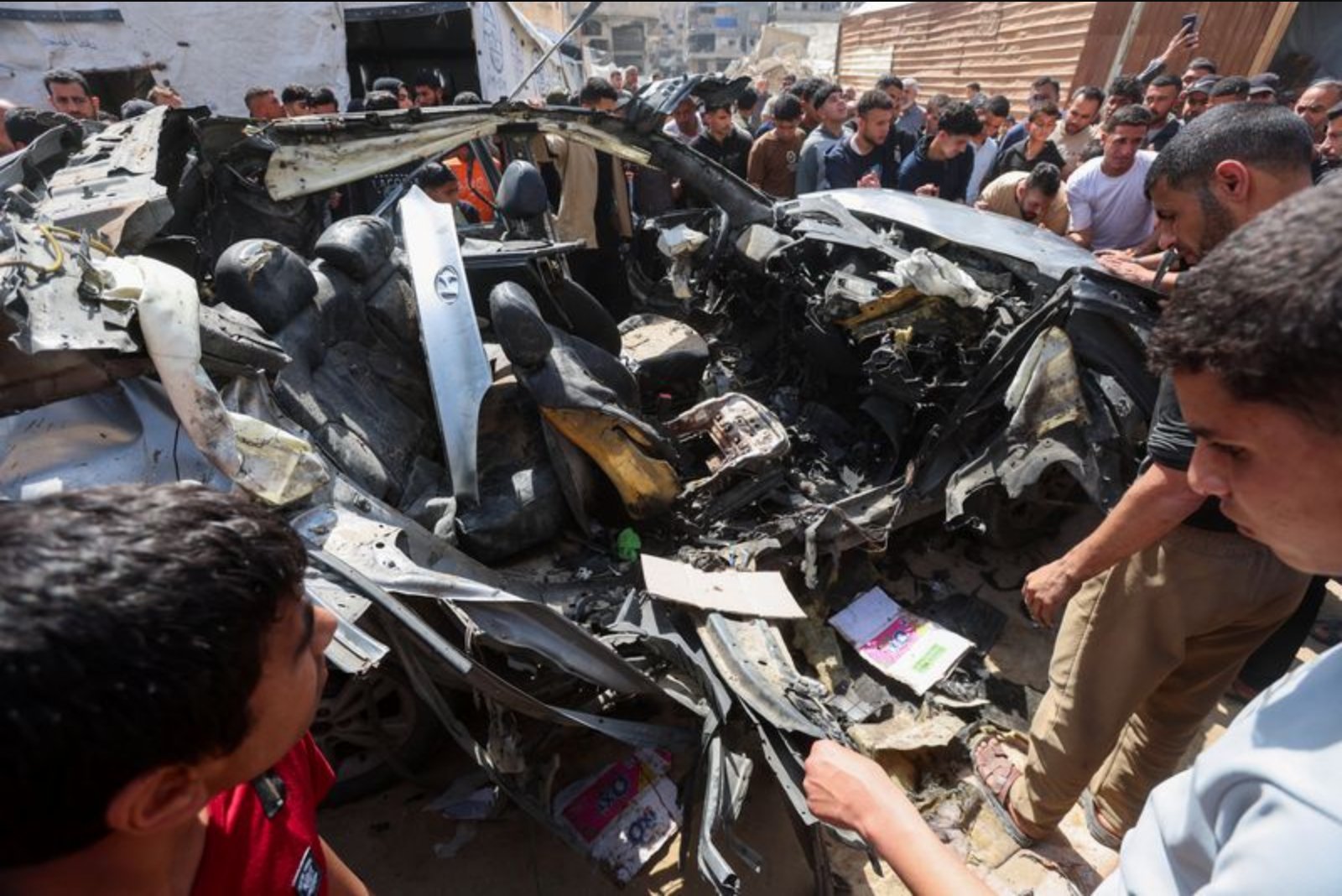 Israeli Strikes Kill Three in Gaza, Highlighting Fragile Ceasefire