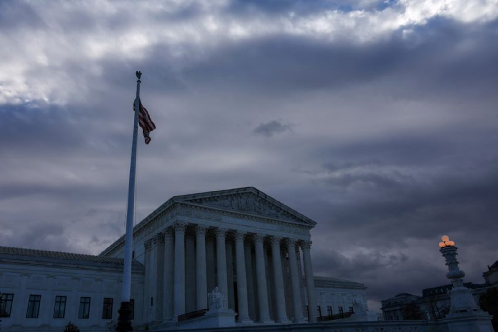 Industry Applauds Supreme Court Reversal of Emergency Tariffs, Prepares for Refund Complexities