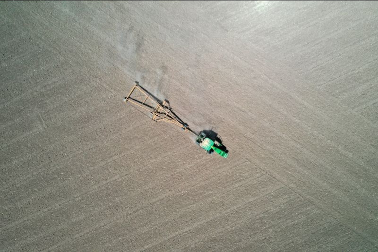 Top Republican Senator and Former Agriculture Officials Warn of Severe Strain on U.S. Farm Sector