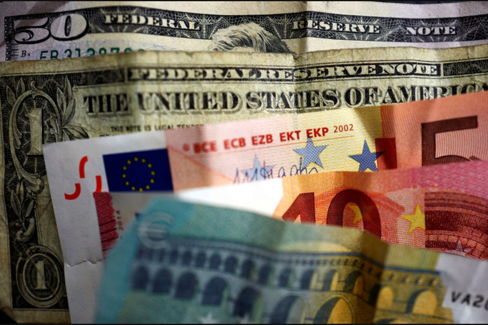 Dollar Pauses Ahead of Fed Meeting as Euro Concedes Recent Gains