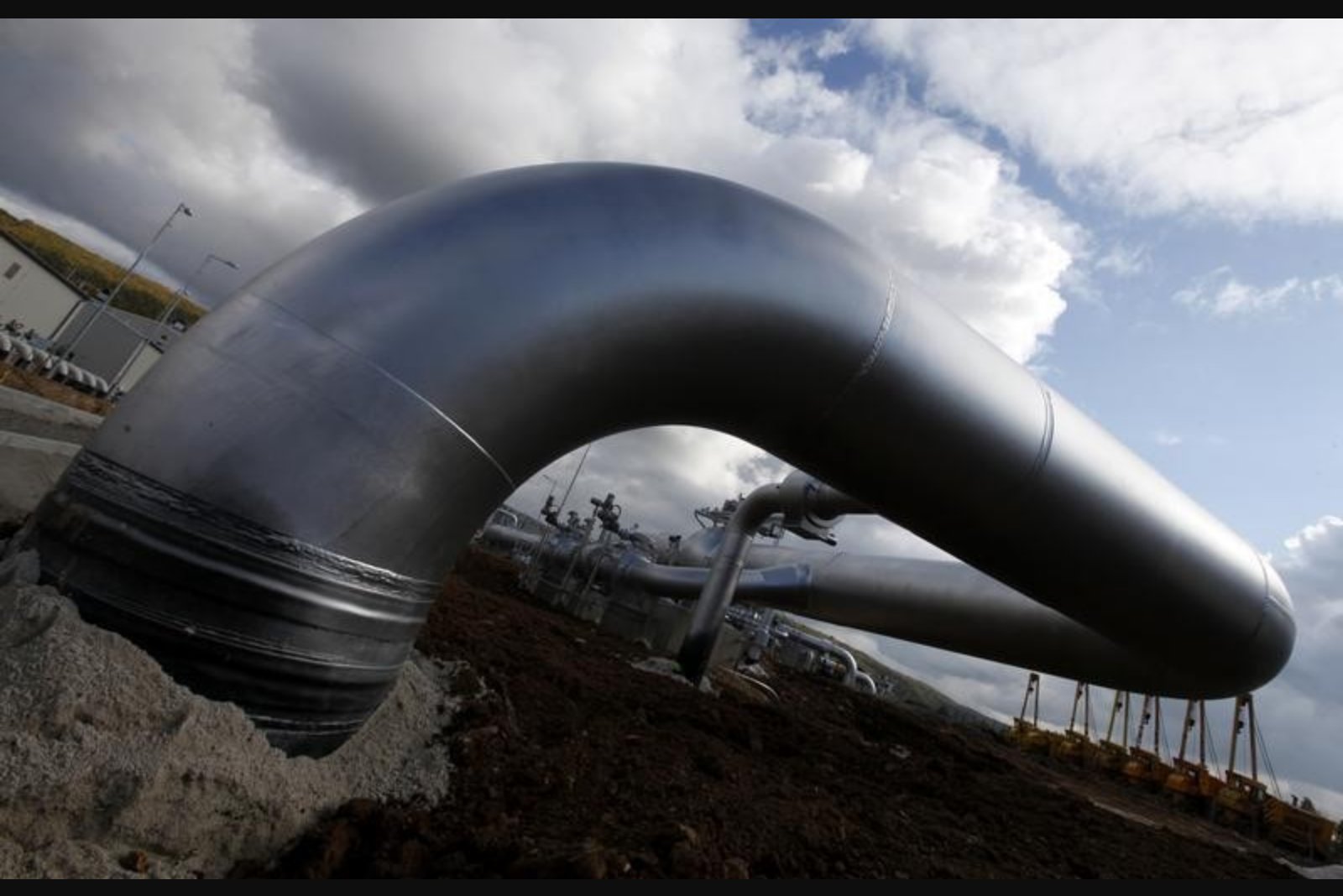 European gas edges higher as chill and Iran tensions lift risk premium