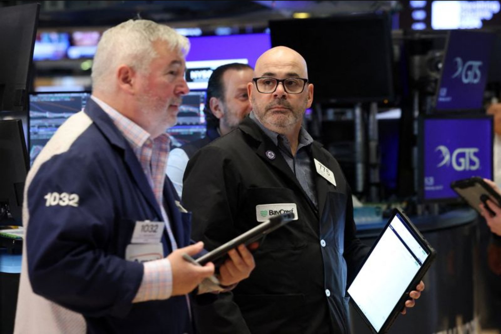Futures Drift as Oil Rally Reignites Inflation Concerns, Tech Earnings Show Mixed Signals