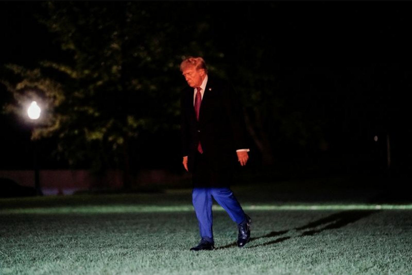 Trump Signals Progress on Iran Talks as Strait of Hormuz Reopens Temporarily