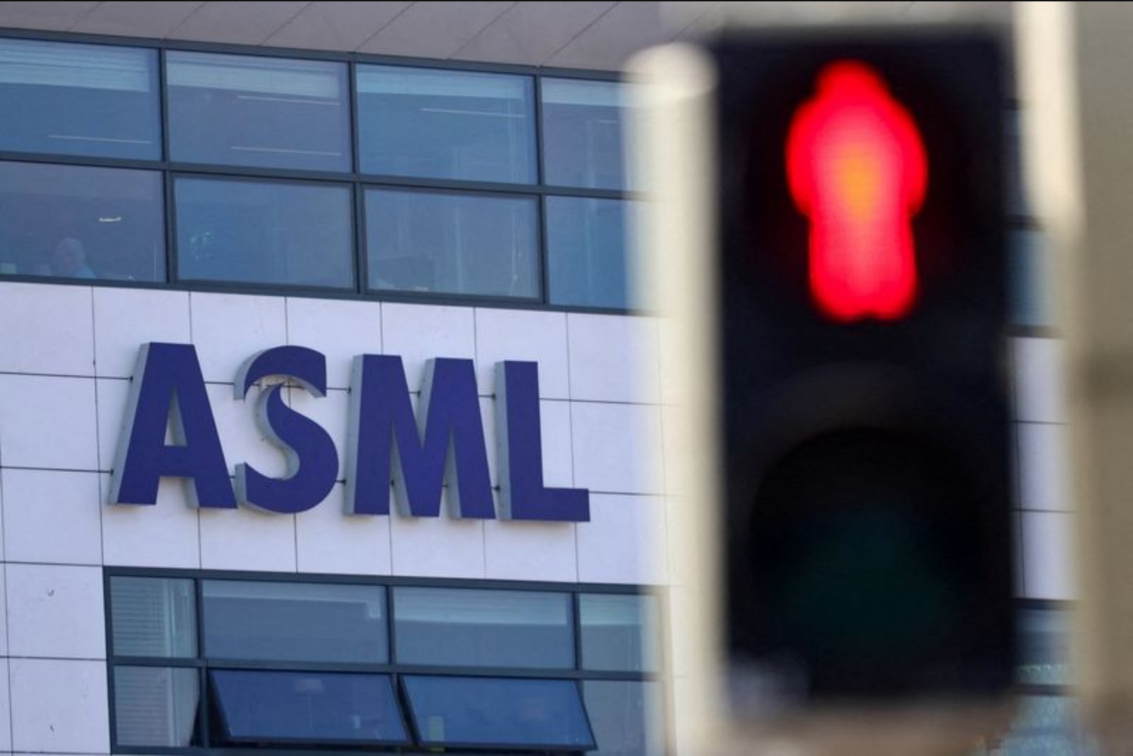 U.S. Lawmakers Propose Stricter Limits on Chipmaking Equipment Sales to China, Targeting ASML and Major Chinese Foundries