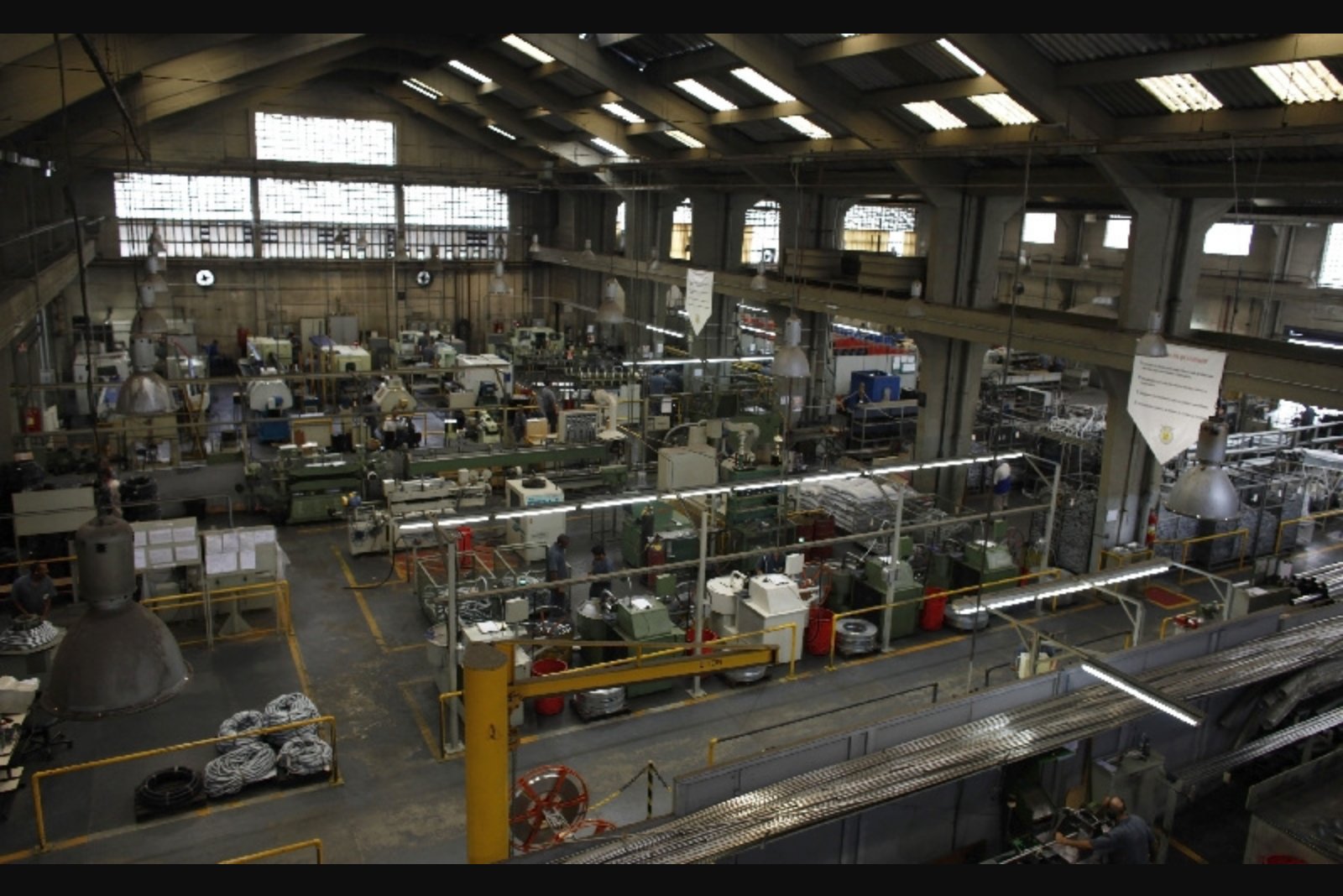 Brazil's Activity Index Shows 1.3% Q1 Expansion After Sharper March Contraction