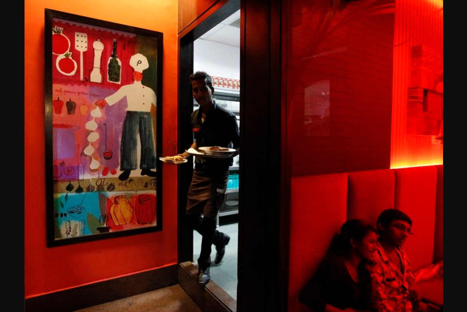 India’s Services Expansion Slows to 14-Month Low as Middle East Conflict Weakens Demand