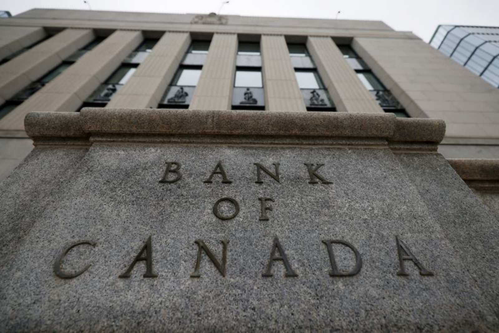 Bank of Canada Holds Rate at 2.25%, Says Future Moves Likely Small if Forecasts Hold