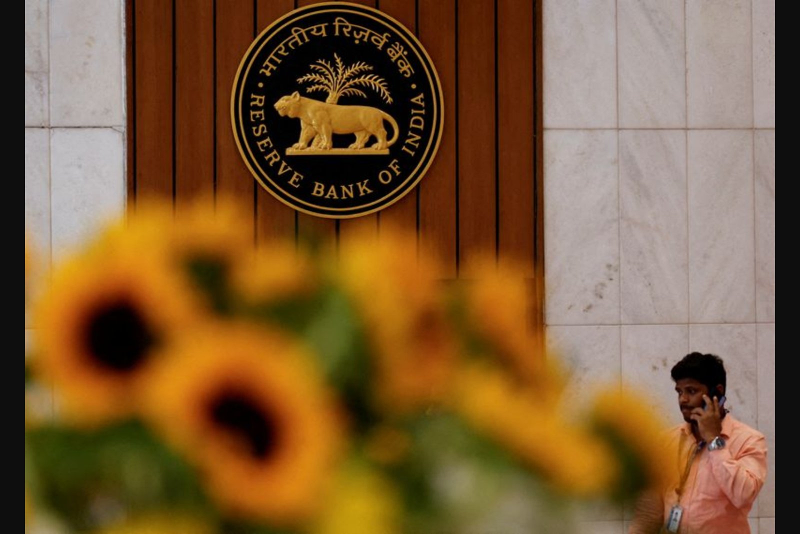 RBI Keeps Repo Rate at 5.25% as U.S.-India Trade Deal Eases Tariff Pressure