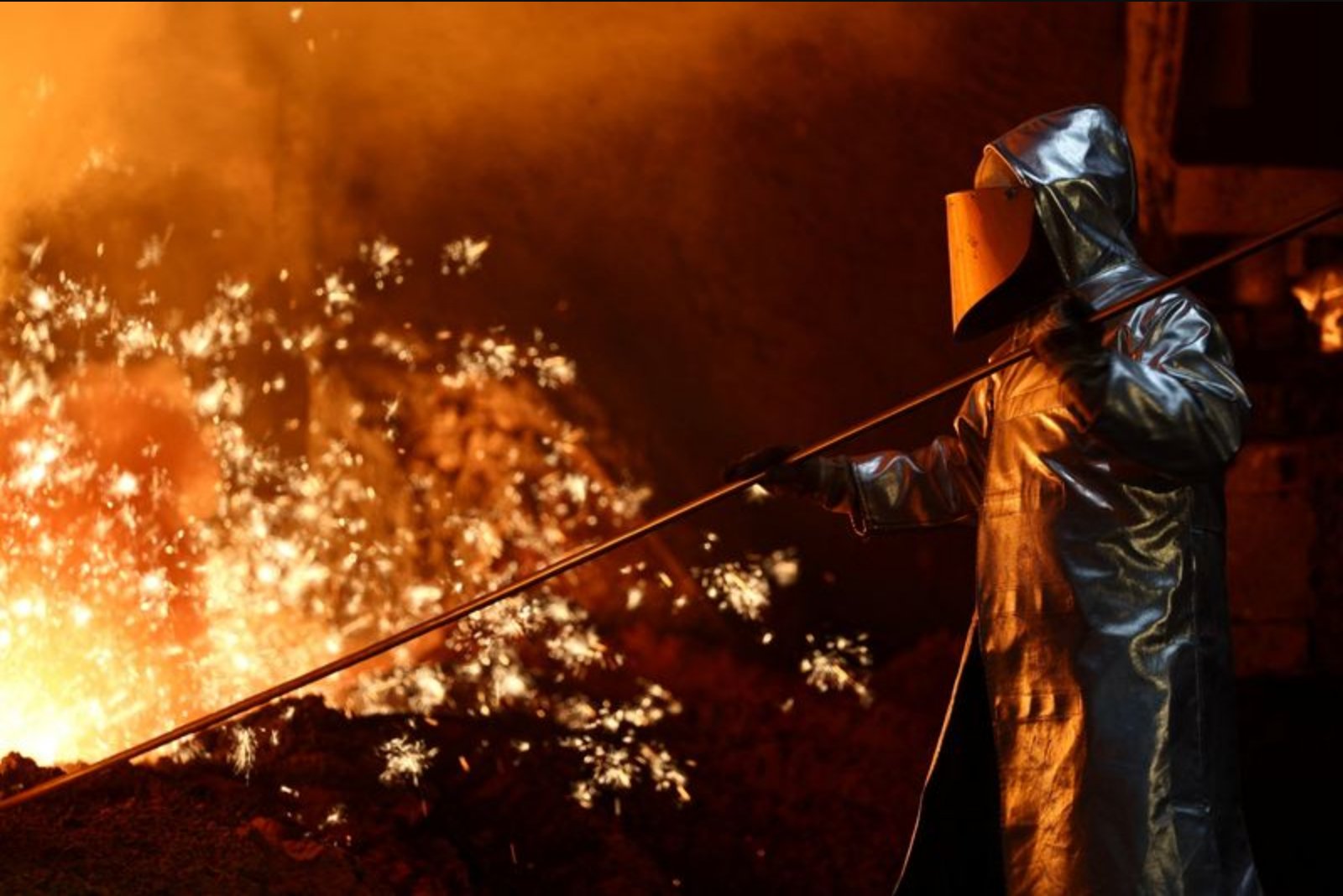 Eurozone manufacturers hoard inputs in April as optimism fades on Middle East conflict