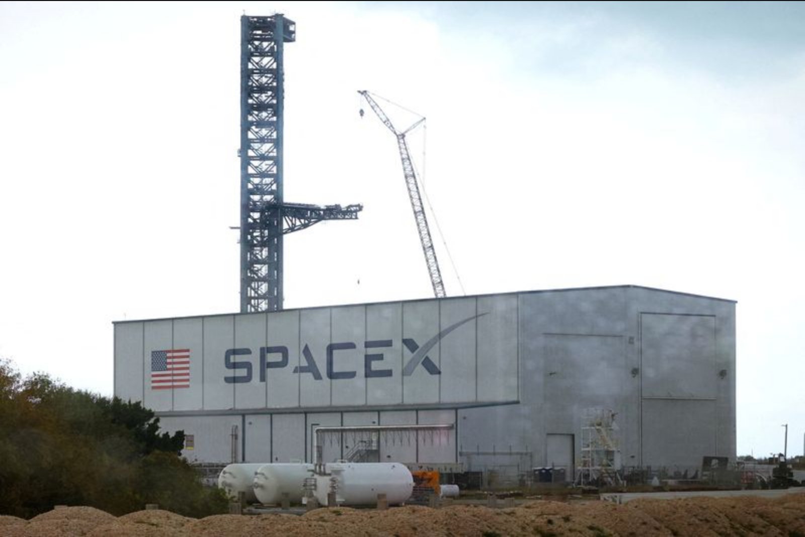 SpaceX Details IPO Plan, Emphasizes Large Retail Allocation and June Investor Event