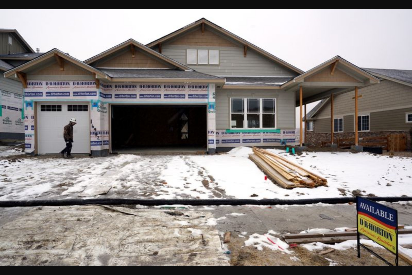 D.R. Horton narrows 2026 revenue range but midpoint tops analyst forecasts