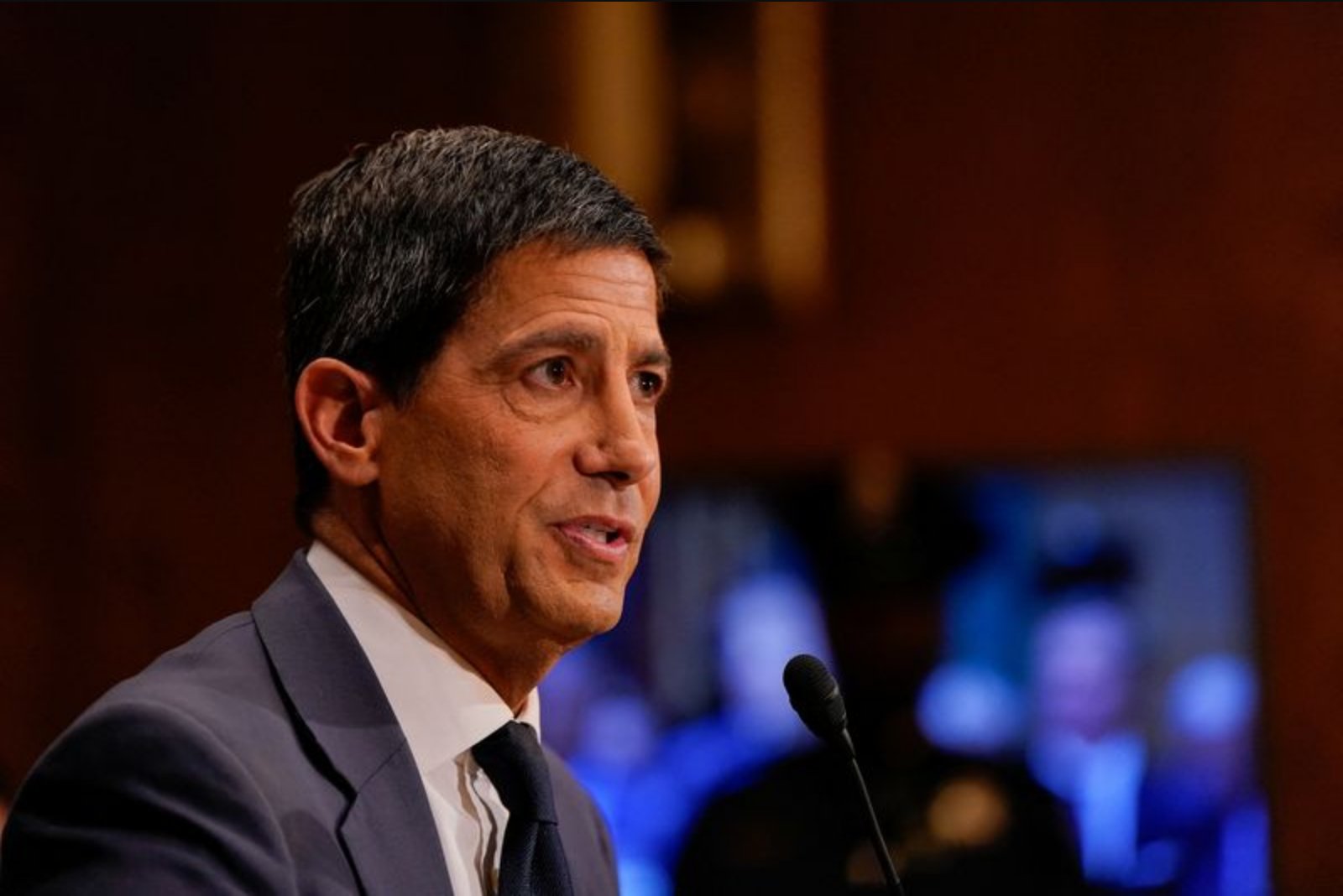 Senate Panel Advances Warsh Nomination, Clearing Path to Fed Chair Confirmation