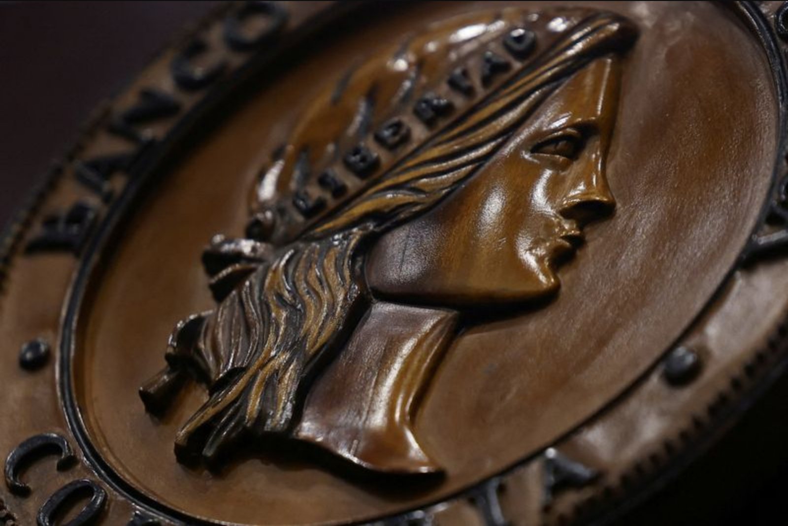 Colombia’s Central Bank Delivers Surprise 100-bp Hike, Lifts Rate to 10.25%