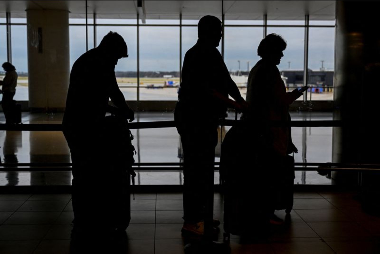 ICAO Caps Power Banks at Two Per Passenger, Bans In-Flight Recharging