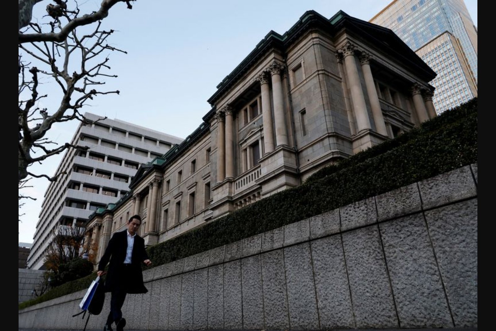 Sources: Bank of Japan Poised to Hold Rates in April as Middle East Uncertainty Persists