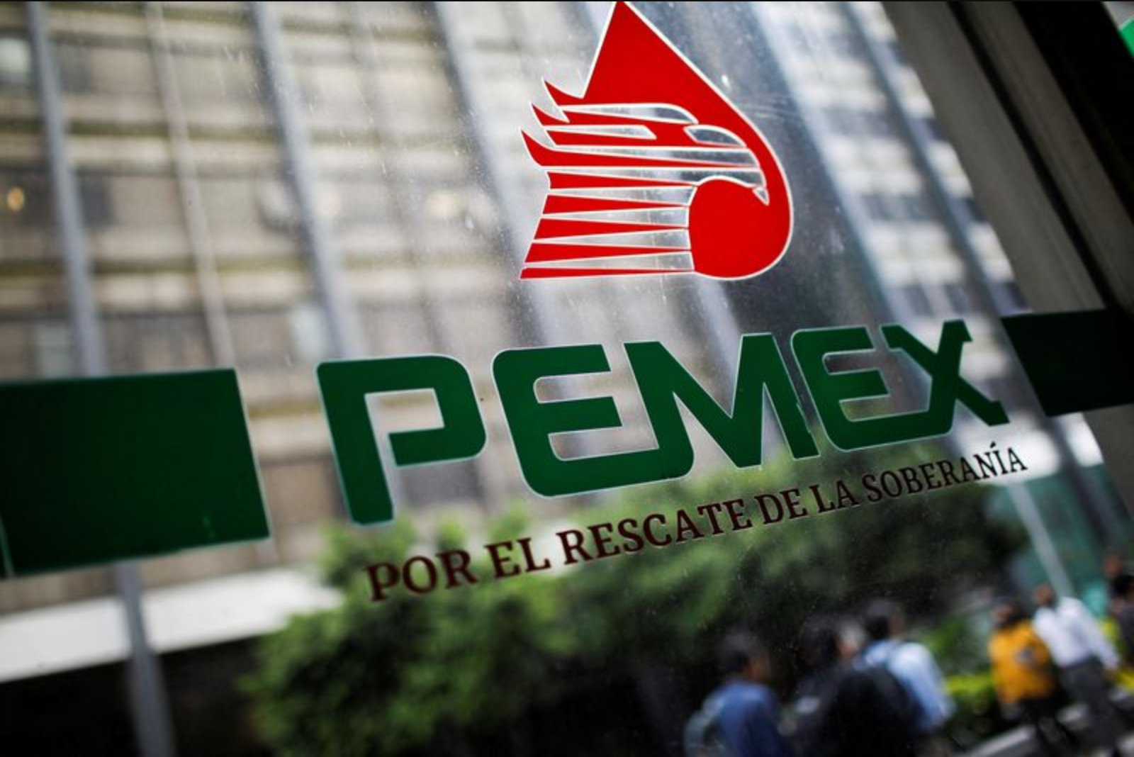 Pemex posts Q4 net loss as production lags behind government target