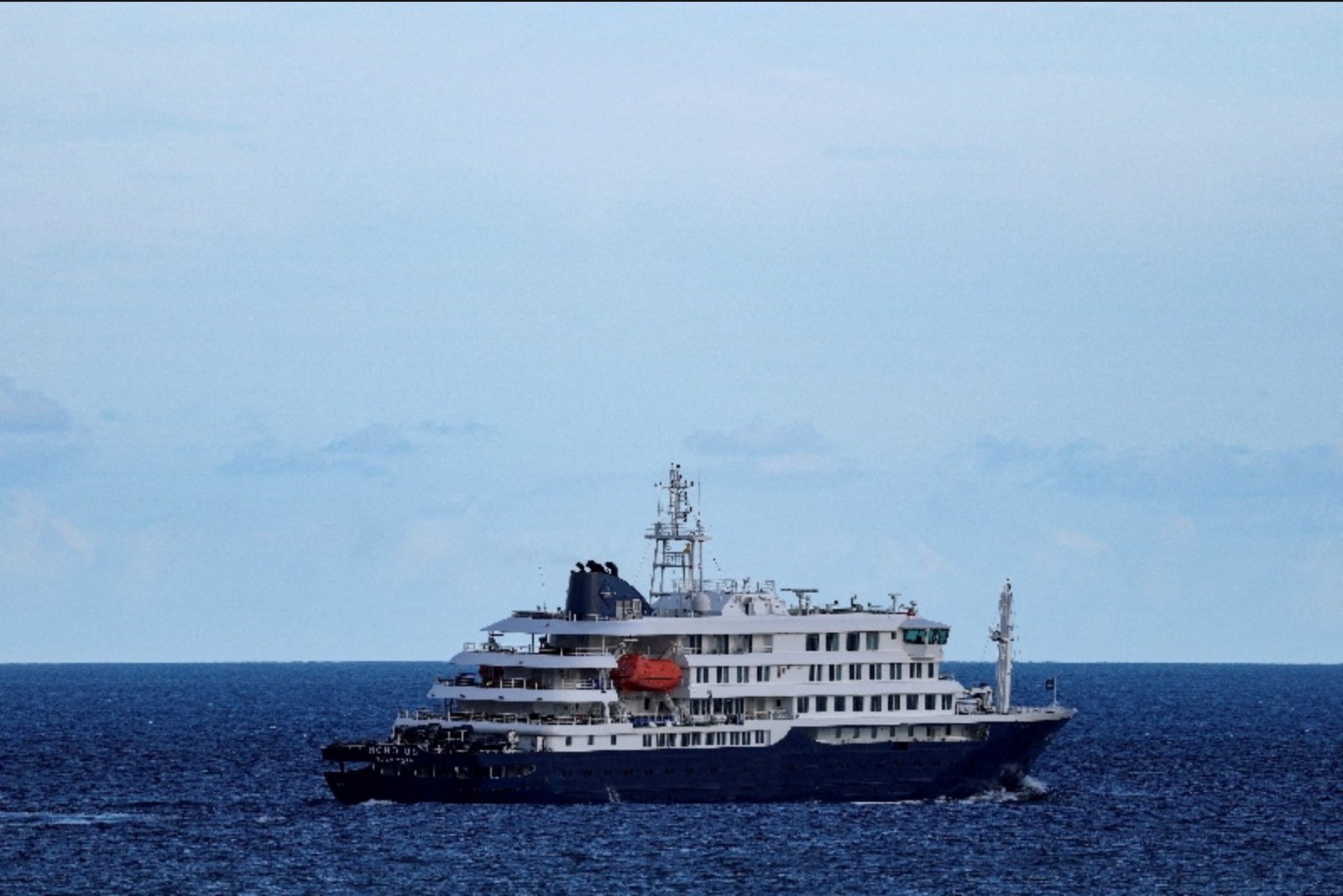 MV Hondius to Dock in Rotterdam as Authorities Prepare Quarantine and Disinfection