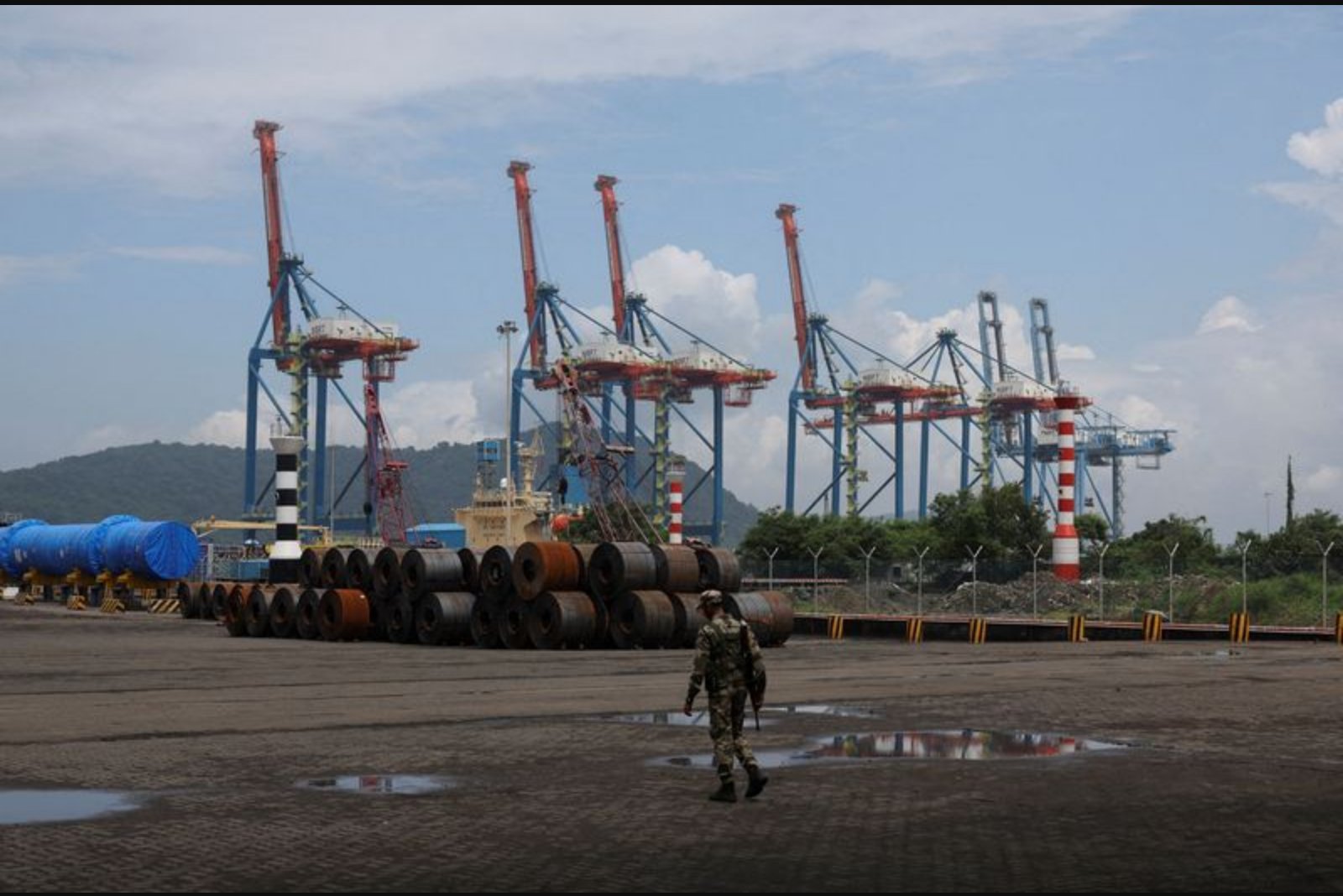 Moody's: Extended energy disruption could widen India's trade deficit and pressure public finances