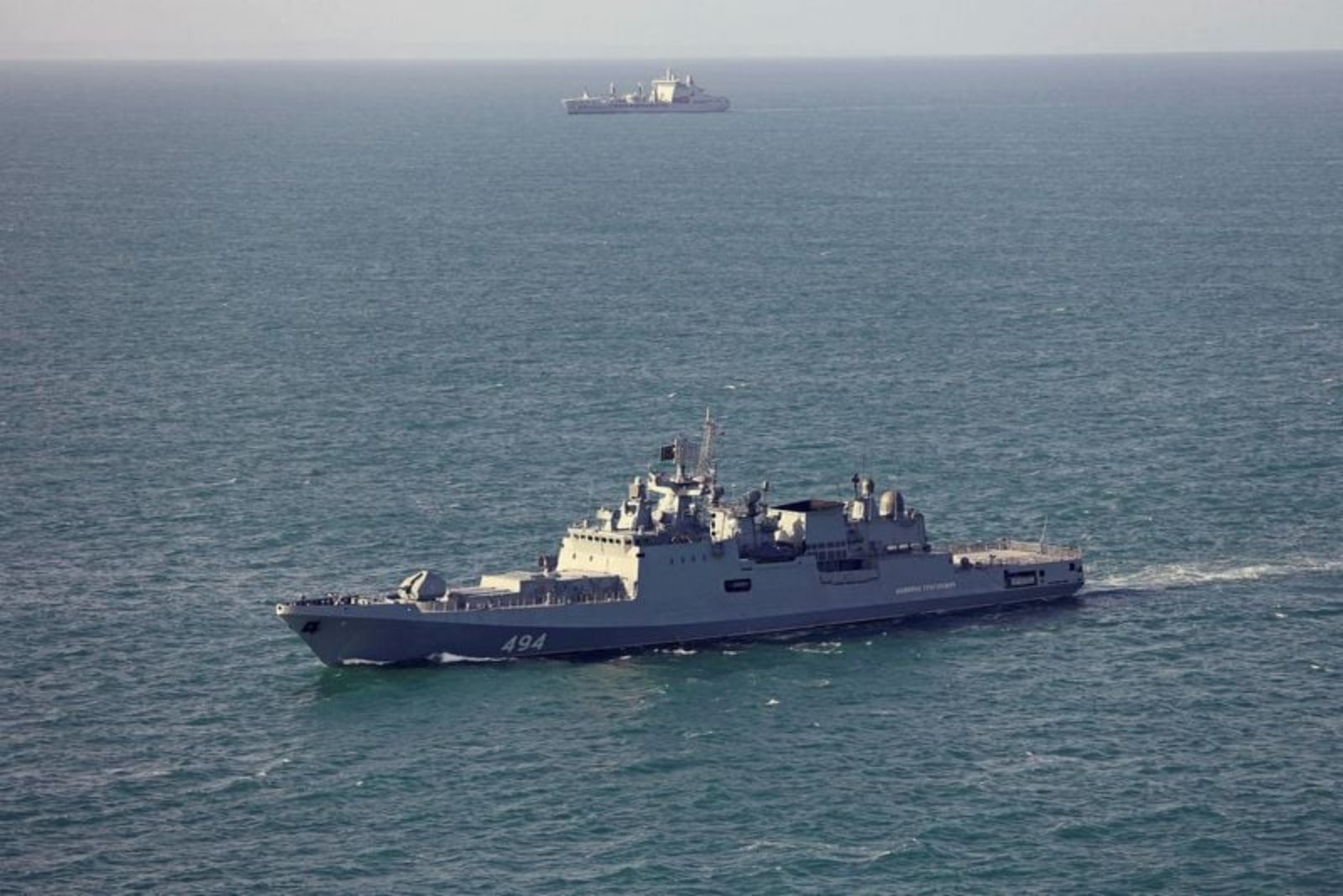 Sailors on Russian Frigate Fired Warning Shots at Yacht Near Channel, Source Says