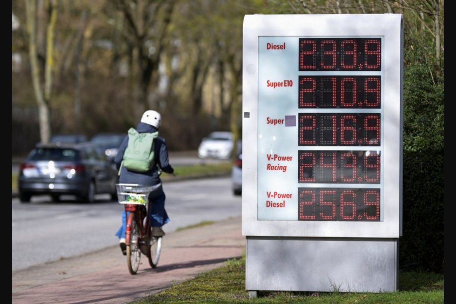 G7 Debt Under Strain: Rising Costs, Shorter Maturities and Persistent Fiscal Pressures