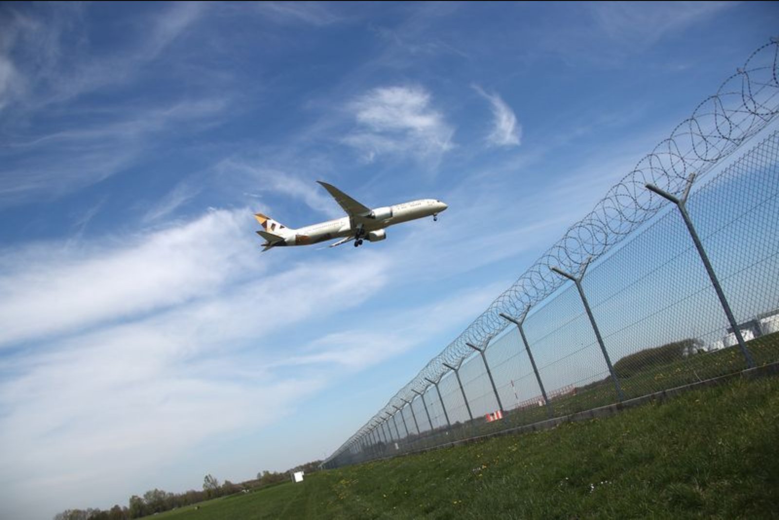 Airlines Adjust Schedules as Middle East Conflict Continues to Disrupt Routes