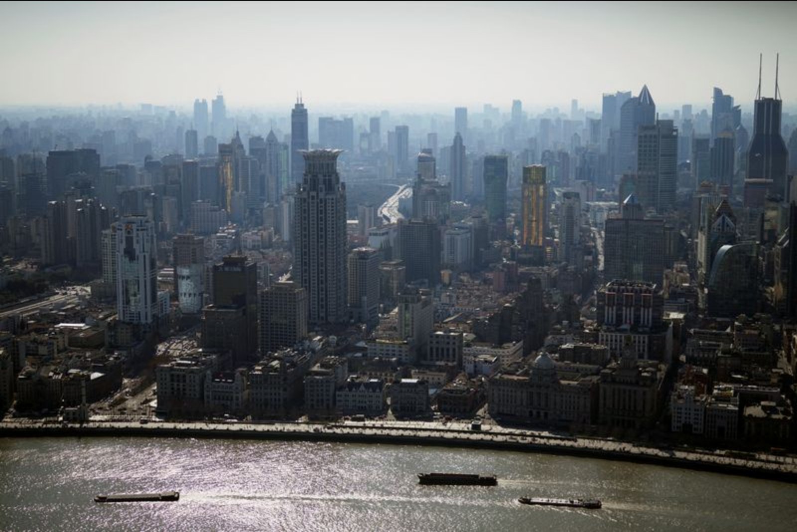 China's April New Lending Expected to Collapse to About 300 Billion Yuan, Poll Finds