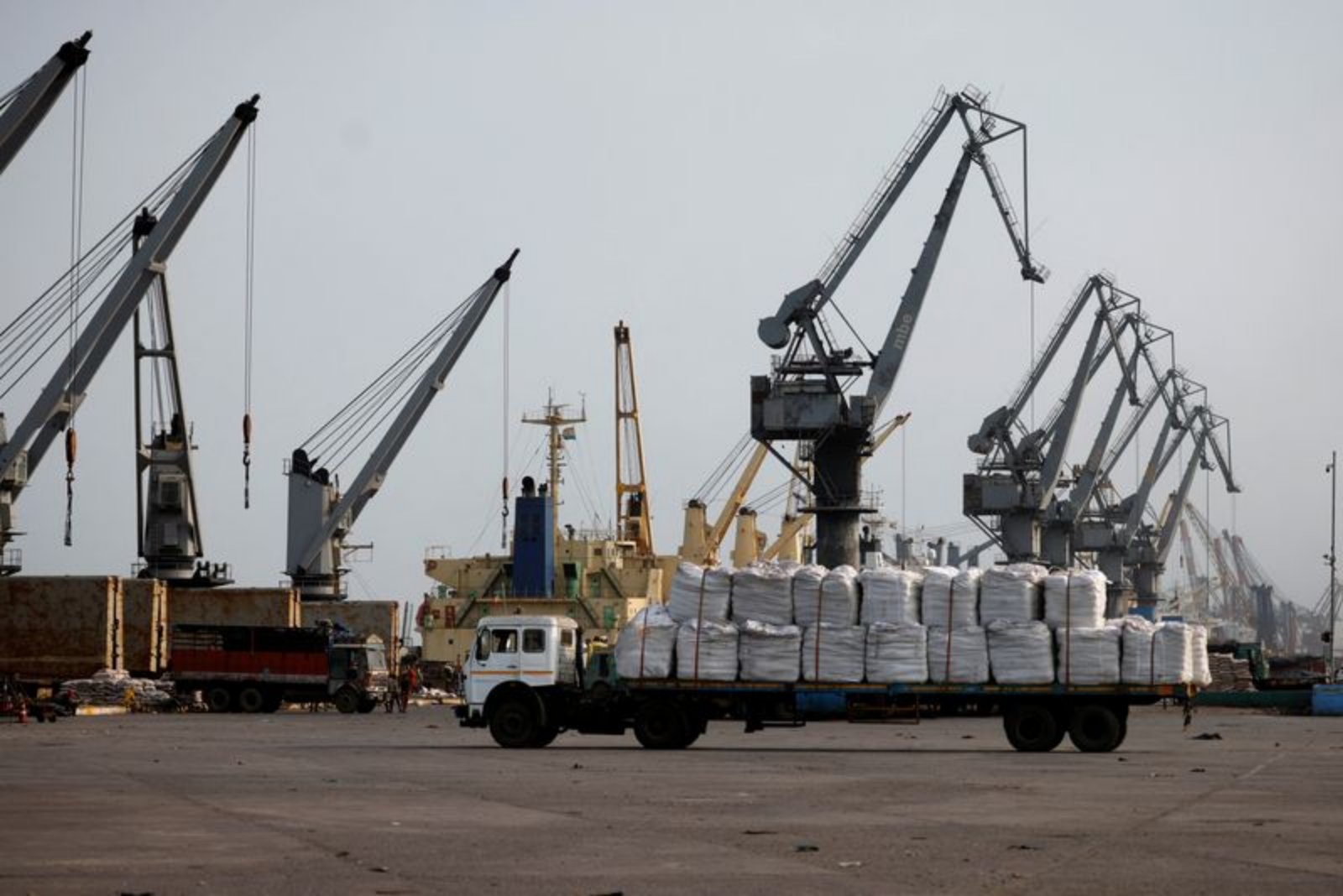 India, U.S. Set March Target to Finalize Trade Accord; Tariff Reductions and Large U.S. Purchases Planned