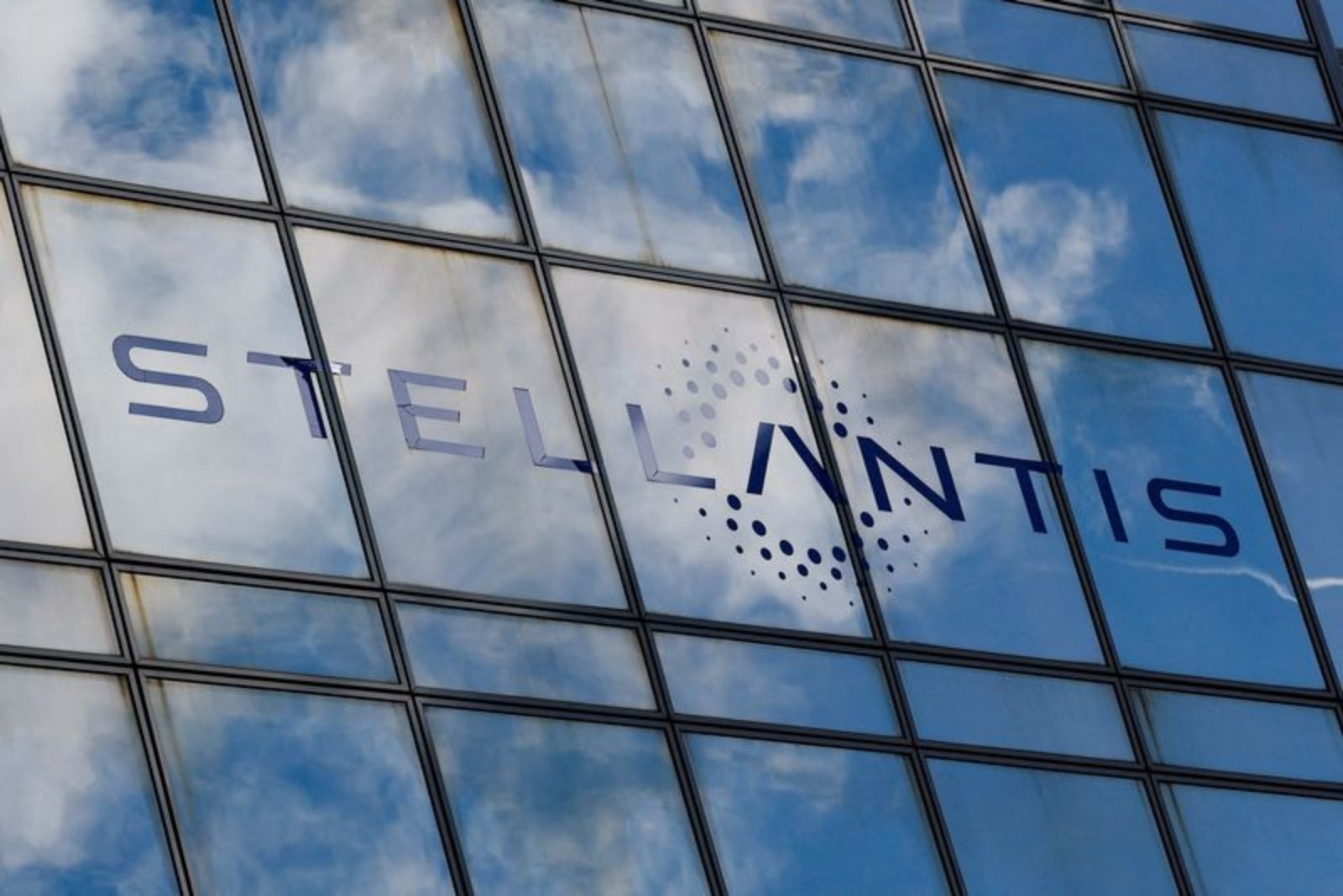 Stellantis to Concentrate Investment on Jeep, Ram, Peugeot and Fiat Under New CEO Plan