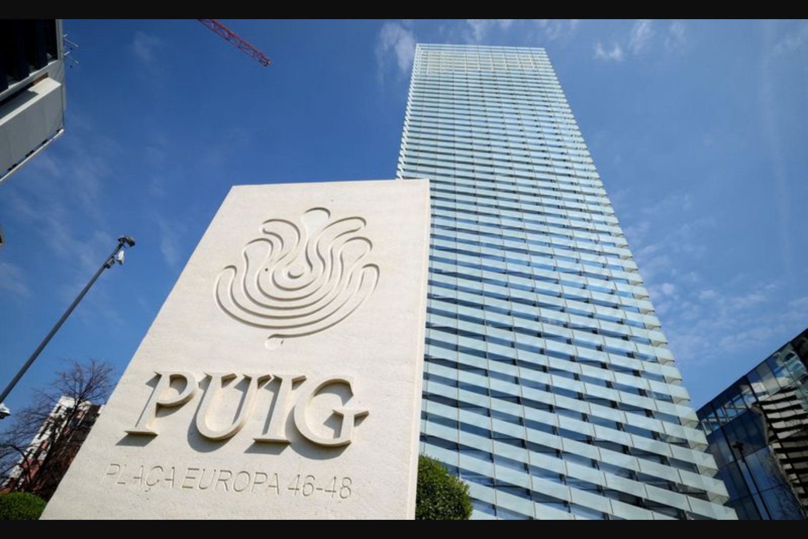 Estee Lauder’s Puig Move Amplifies Fragrance Focus but Raises Execution and Travel-Retail Risks