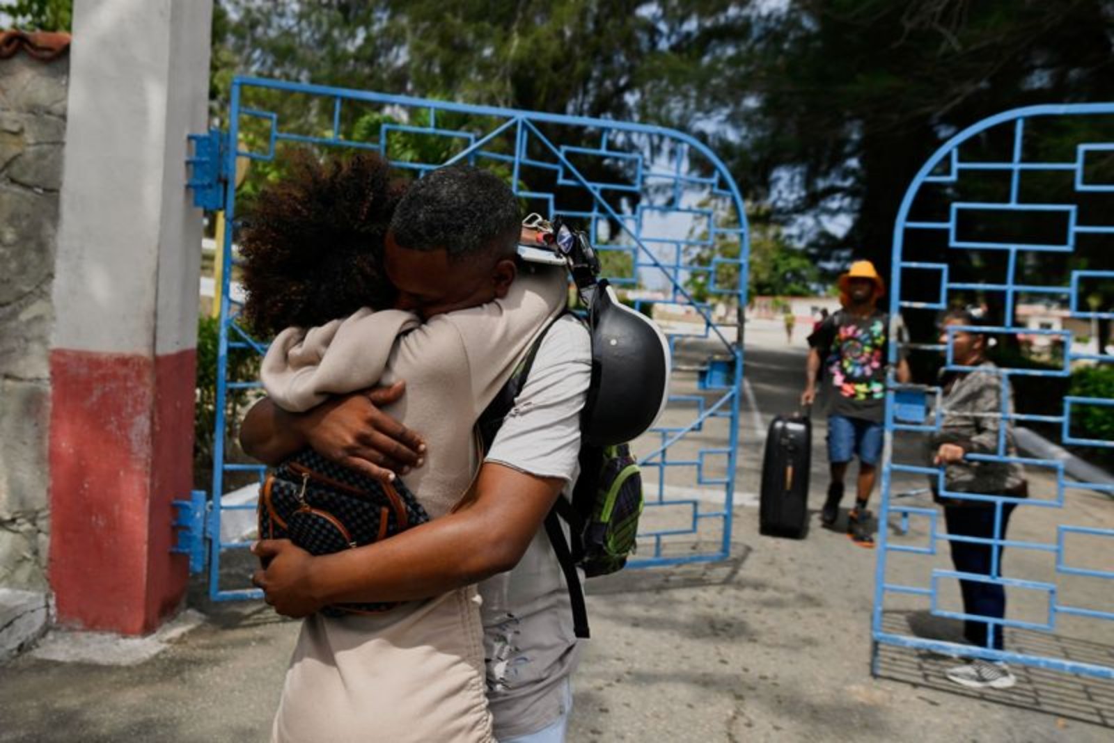 Cuba Commences Large-Scale Prisoner Releases as U.S. and Rights Groups Watch Closely
