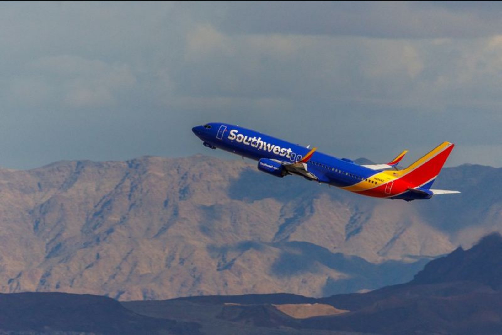 Southwest Cuts Q2 Profit Outlook as Jet Fuel Rally Squeezes Margins