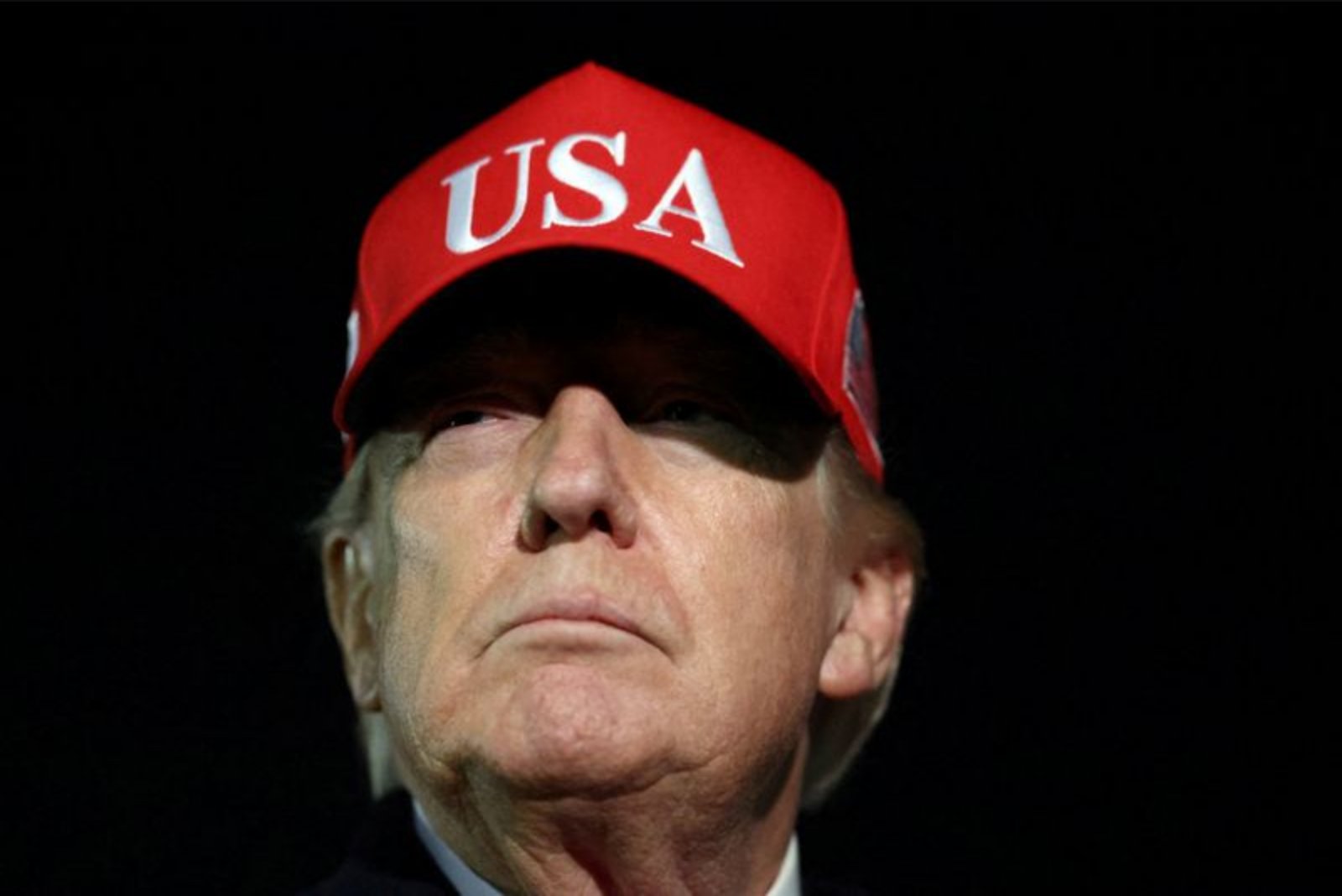 Trump Urges Government Guardrails for AI in Banking While Citing Potential Benefits