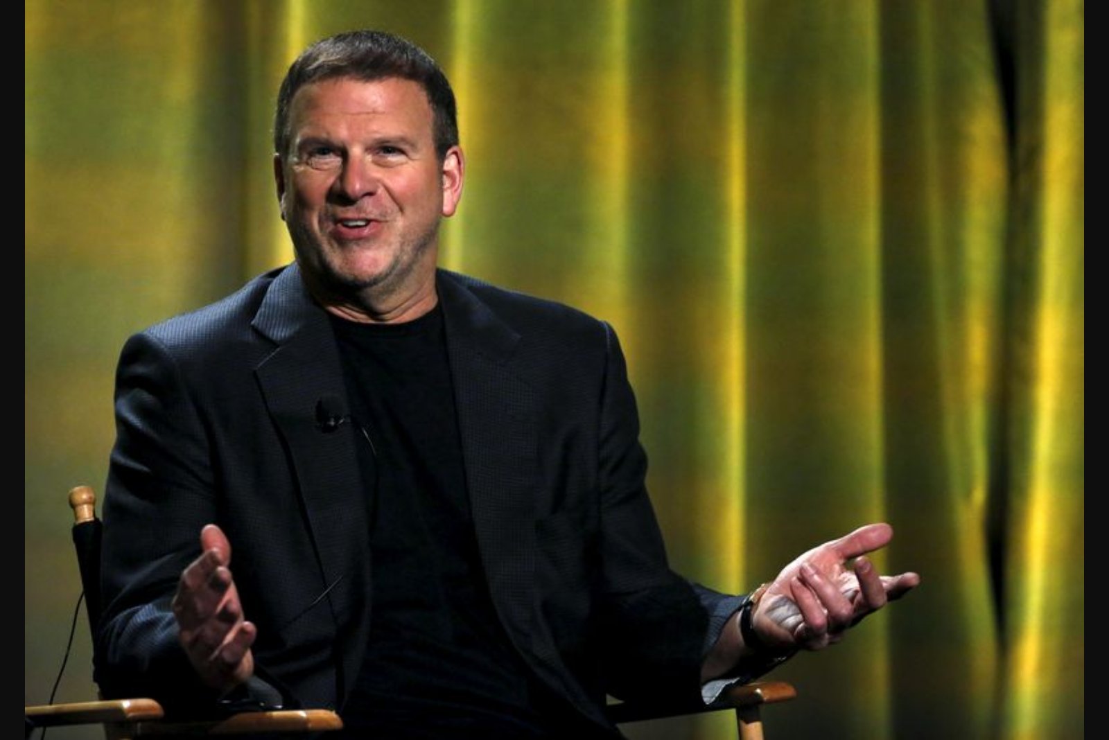 Tilman Fertitta in exclusive talks to buy Caesars for about $7 billion