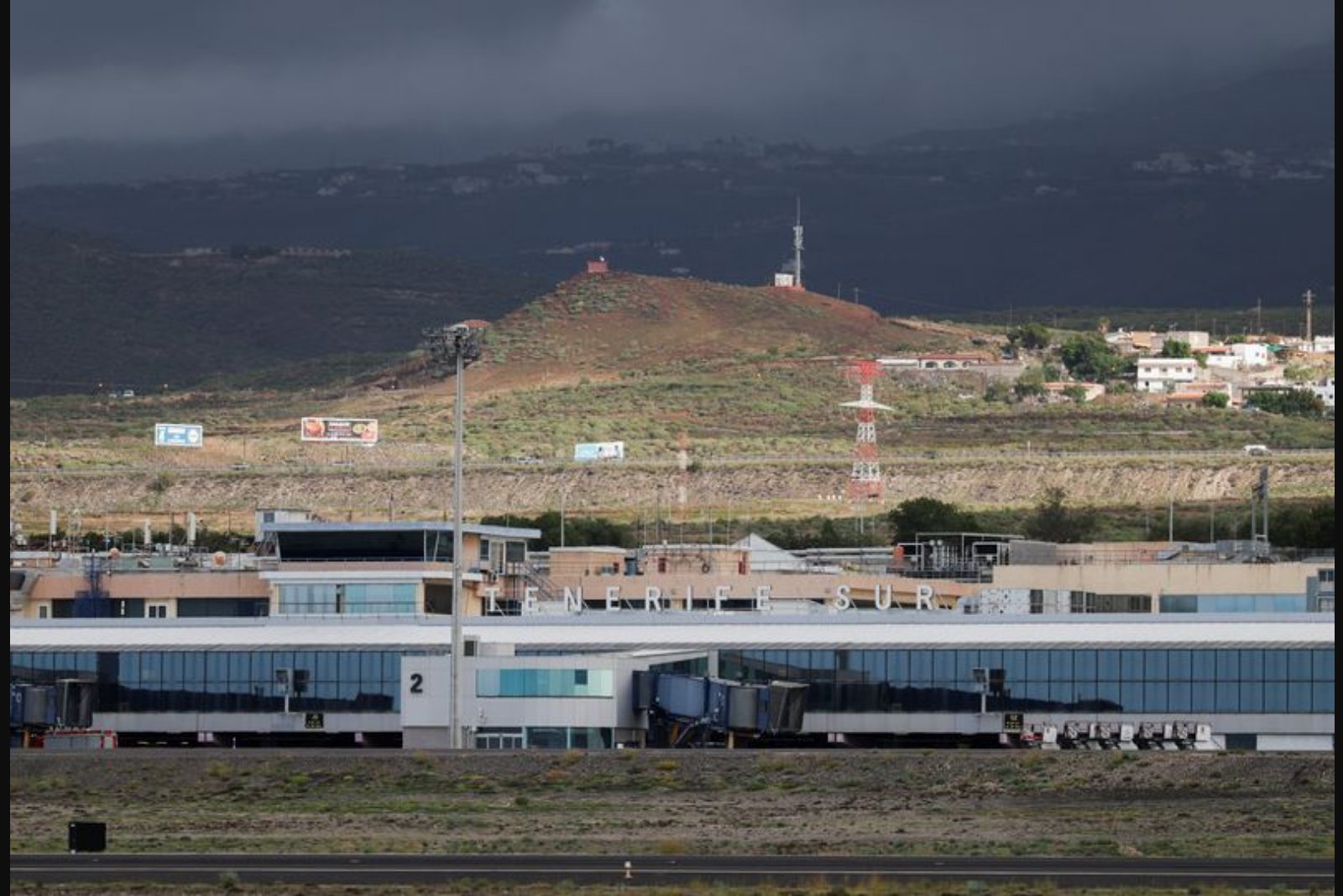 European States Deploy Airlift to Evacuate Citizens from Cruise Ship Struck by Hantavirus