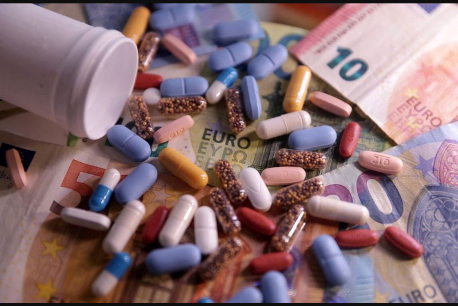 Roche CEO Warns Bureaucracy and Pricing Moves Threaten Europe’s Position in Drug Innovation