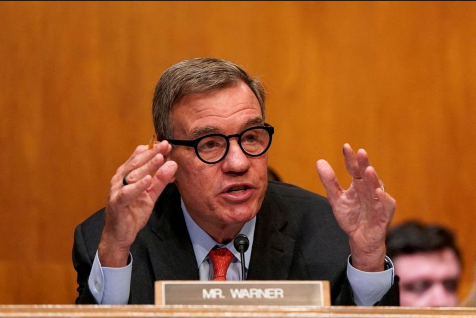 Democrats Criticize Trump for Shelving China-Focused Tech Safeguards Ahead of Xi Visit