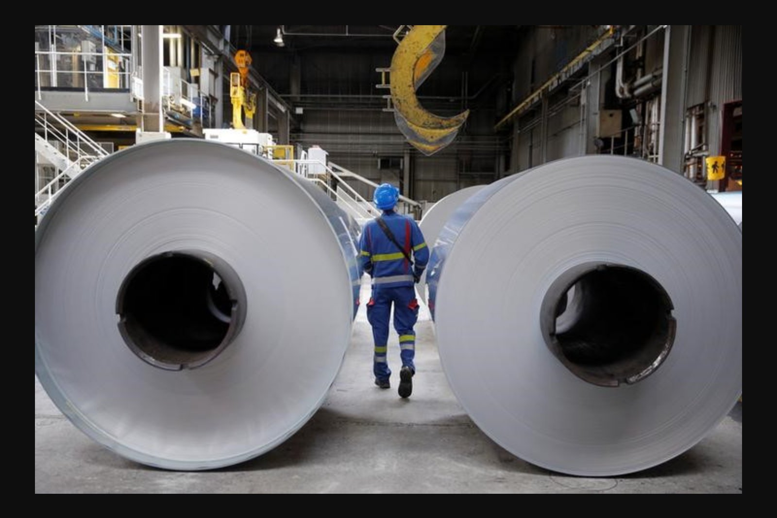 Aluminum Climbs to Four-Year Peak as Supply Concerns Rise on Iran Talks