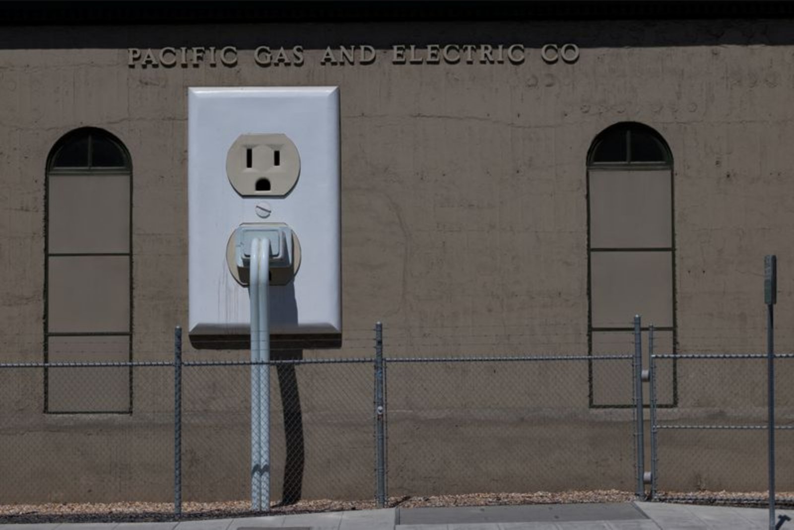 PG&E Lifts Bottom End of 2026 Earnings Forecast as Data Center Demand Strengthens