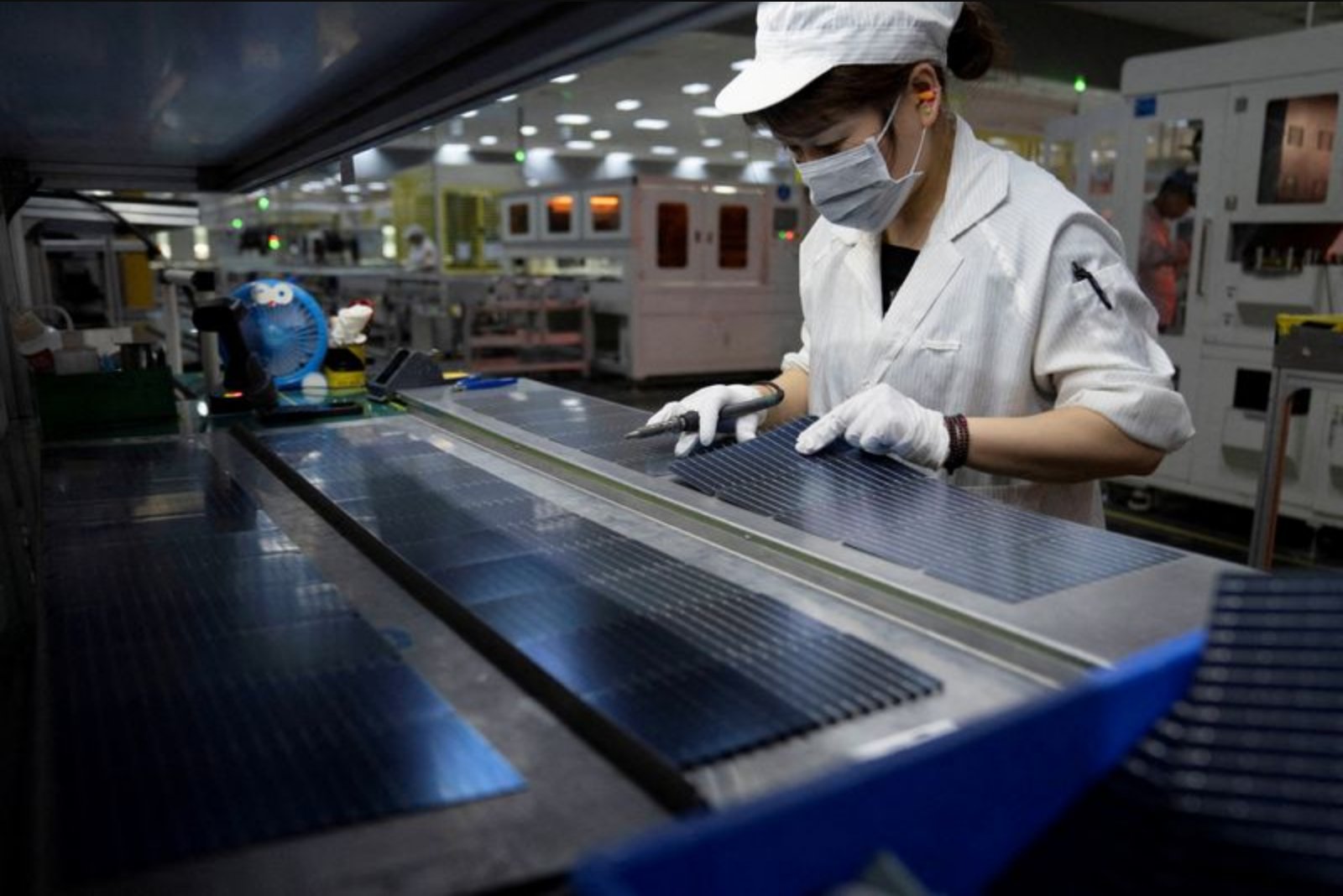 China Holds Early Talks on Restricting Export of Advanced Solar Equipment to U.S.