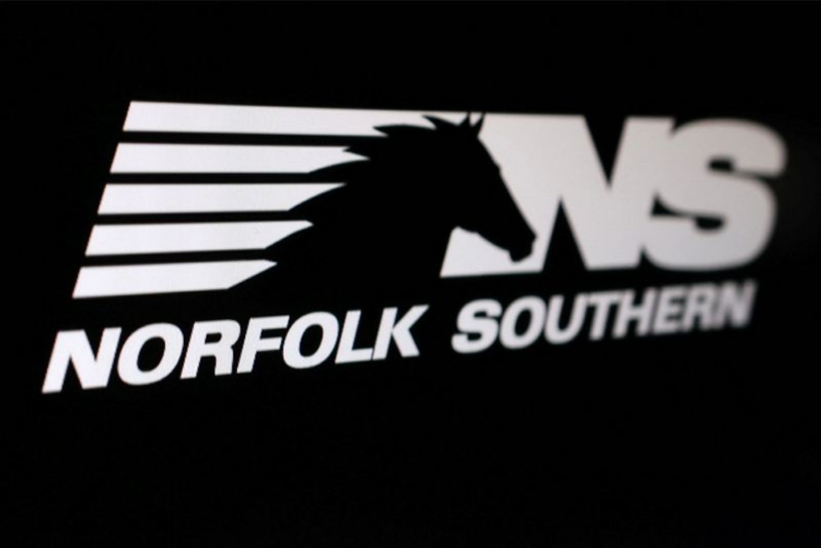Norfolk Southern Boosts Quarterly Profit Through Cost Cuts as Freight Demand Wavers